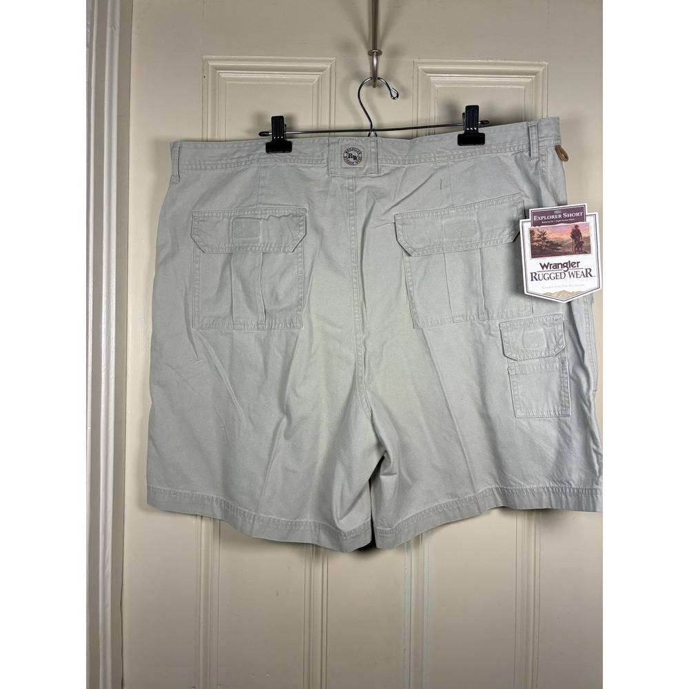 Wrangler Shorts Men 46 inseam 7 Explorer Shirt Rugged Wear NWT utility summer - Picture 2 of 5